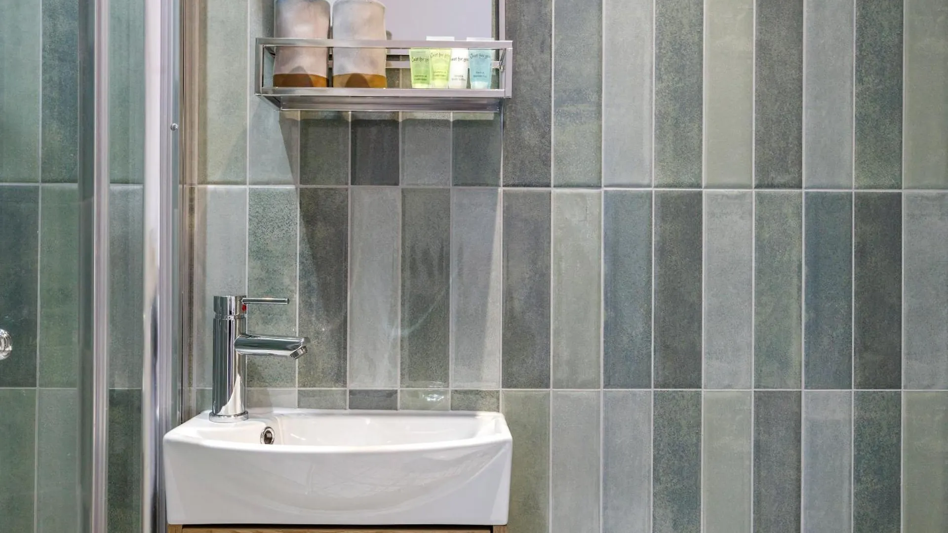 לונדון Cityscape Oasis Chic Studio For Urban Dwellers דירה